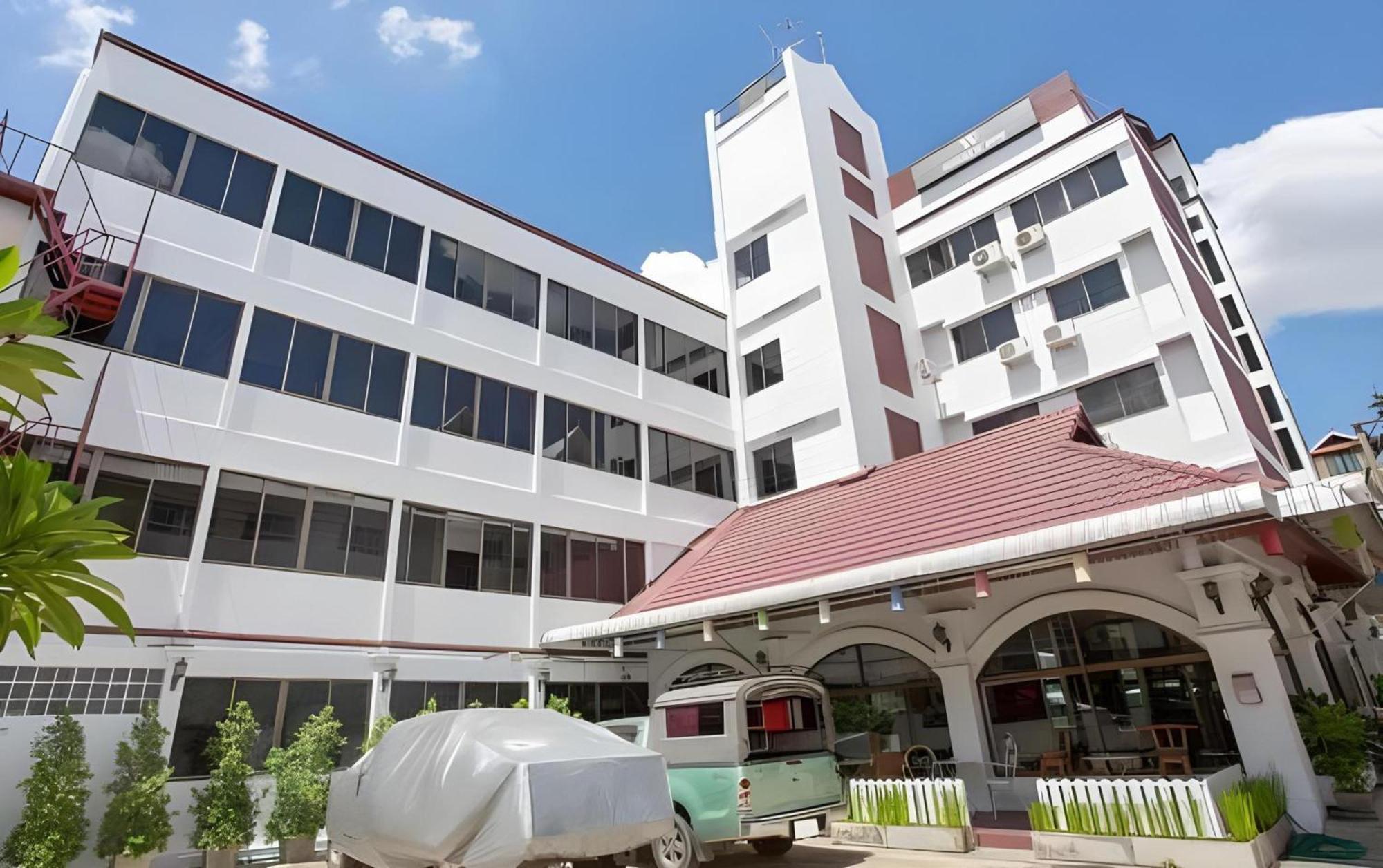 OYO 1096 Winner Inn Hotel Chiang Mai Exterior foto