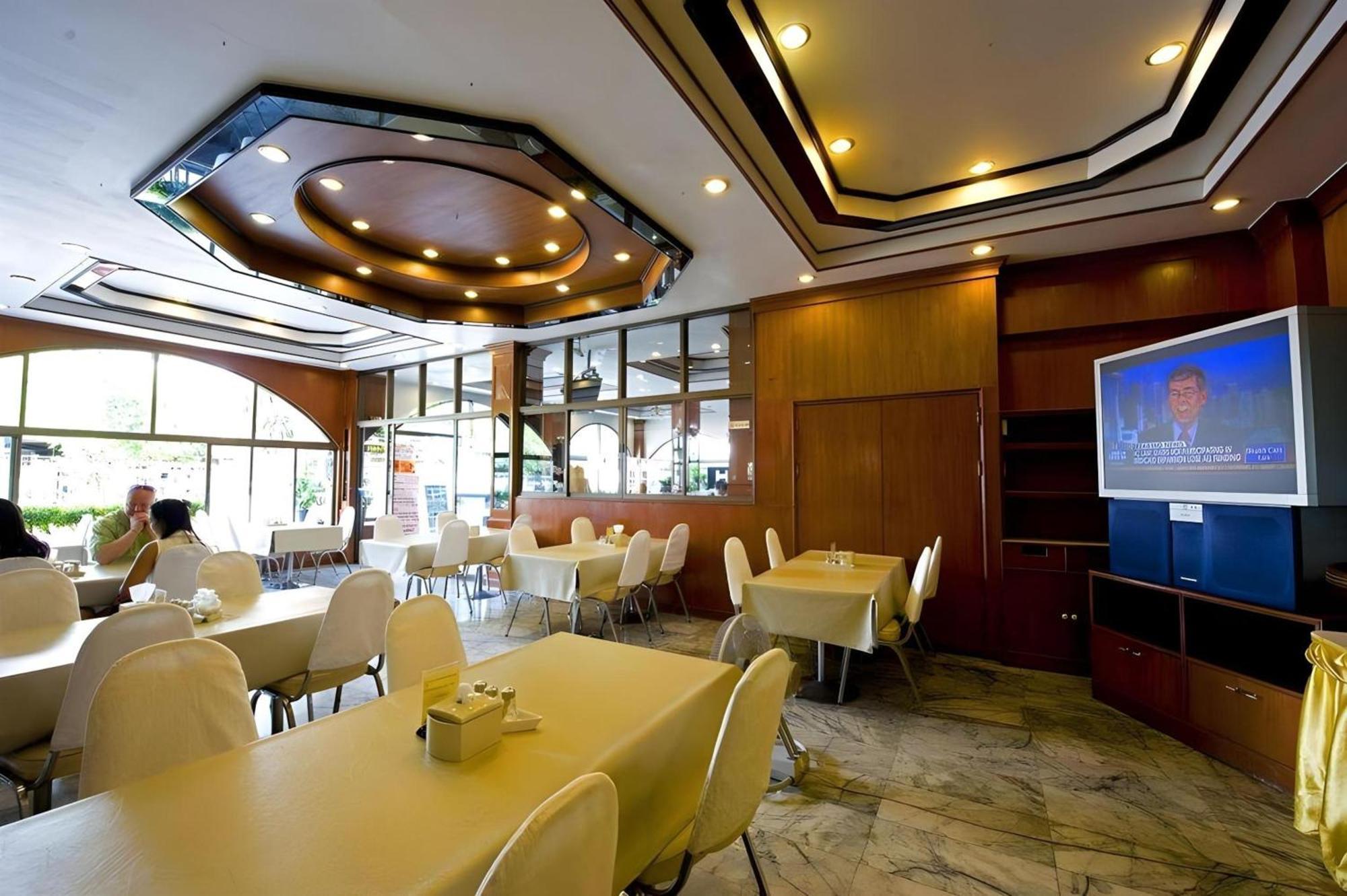 OYO 1096 Winner Inn Hotel Chiang Mai Exterior foto